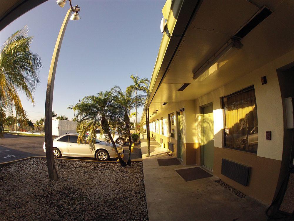 Budget Host Inn Florida City Exterior photo