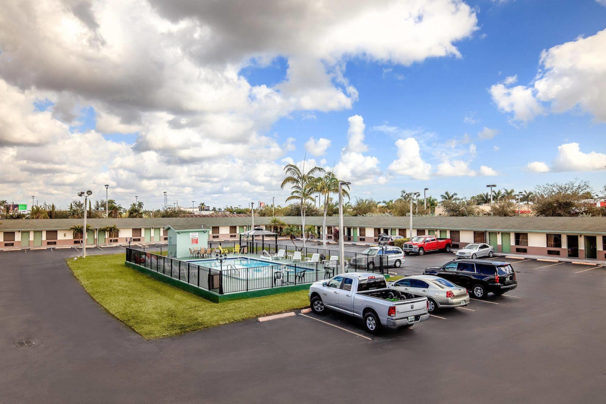 Budget Host Inn Florida City Exterior photo